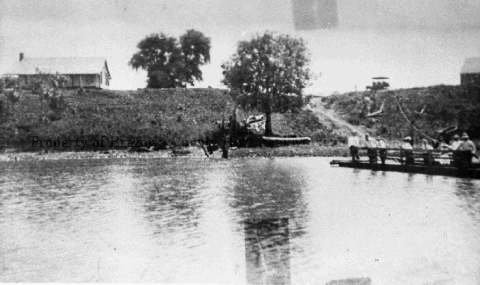 BlacksFerryontheBernard